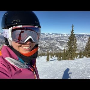 Meet your Posher, Leslie